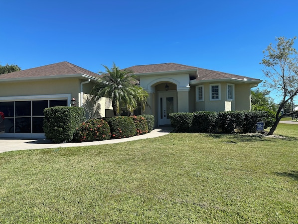 Exterior - 3 bedroom/2bath house with heated pool (Rotonda West)