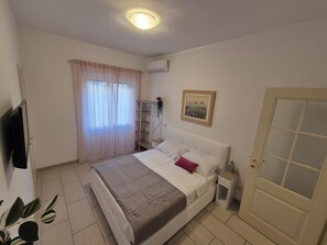 Room - Vrbo Property (Roma)