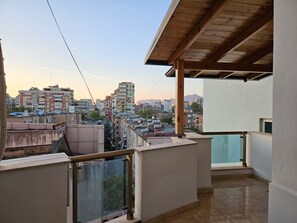 Property grounds - Apartment next to Block District (Tiranë)