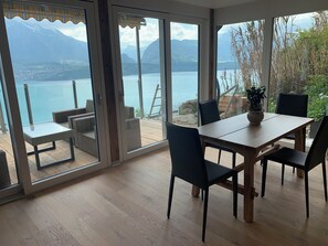 Dining - Modern 1-bedroom apartment in Sigriswil with breathtaking view (Sigriswil)