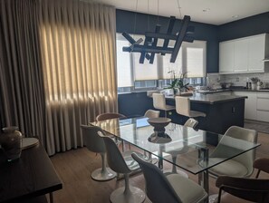 Dining - 3BR + Office near Venice Beach, Monthly stays (Marina del Rey)