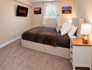 Room - Spacious Denver 2BR Retreat-Backyard Oasis (Denver)