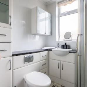 Bathroom - Central Bishop Auckland - House - Sleeps 4 (Bishop Auckland)