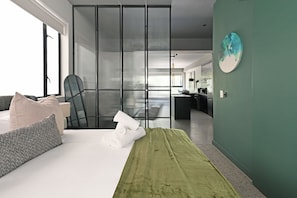 Room - Stylish 1Bed at The Duke with Rooftop Pool & Views in Cape Town (Cape Town)