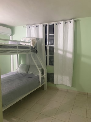 Room - Brilliant 3-bedroom condo with AC in sunny Fajardo (Fajardo)