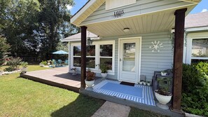Terrace/patio - Let the Kids & Dogs play While you relax! 2Br/1B, Close to i20 & town (Kilgore)