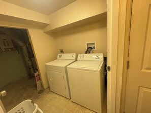 Interior - Lovely 2 bdrm Semi-detached (Calgary)