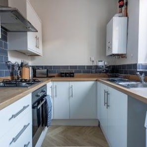 Private kitchen - Darlington Town Centre - Stay 5 - Central Location (Darlington)