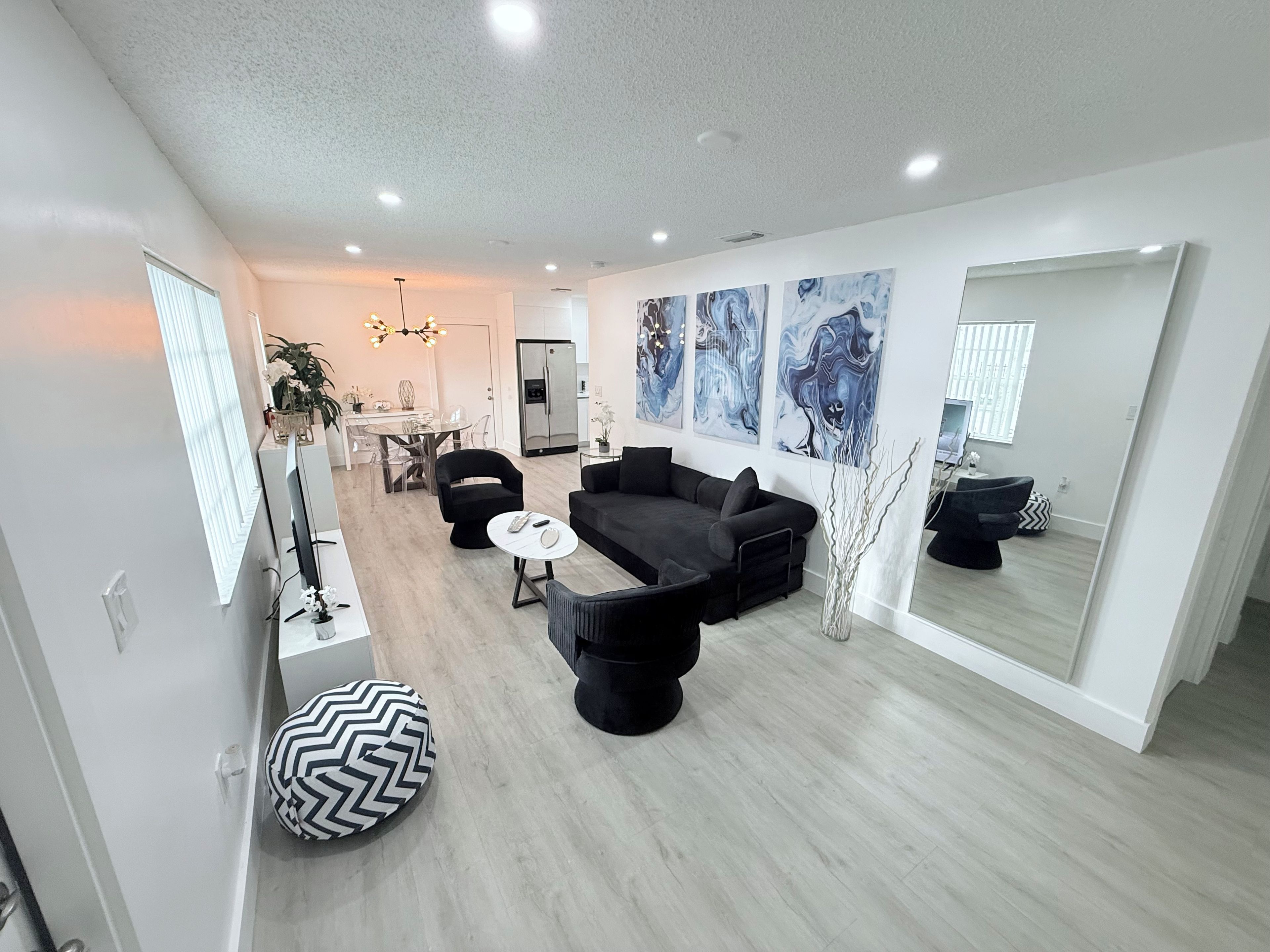 Modern 3BR Miami House, Sleeps 9, Gated Parking, Minutes to Wynwood