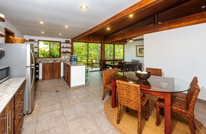 Dining - VILLA MICONIA (San Cristobal)