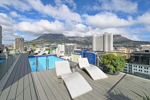 Pool - Trendy Studio Apartment at The Tokyo in Central Cape Town City (Cape Town)