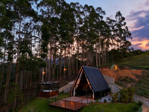 Chalet 4 Elements - Privacy and a breathtaking view 15 minutes from the city center.