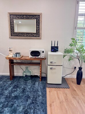 Interior - 1-bedroom Luxury Private Suite in Silicon Valley, King Bed, Private Entrance (Santa Clara)