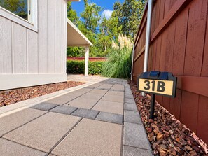 Follow the private walkway to your peaceful 31B guest suite. - Peaceful Guest Suite near Oak Creek, Trails & Cathedral Rock (Sedona)