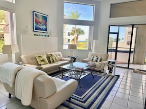 Living area - Townhome in Longboat Key - 2 Bed and 2 Bath. (Longboat Key)