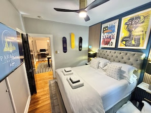 Room - Paradise getaway
Stylish-luxurious-comfort (Chicago)