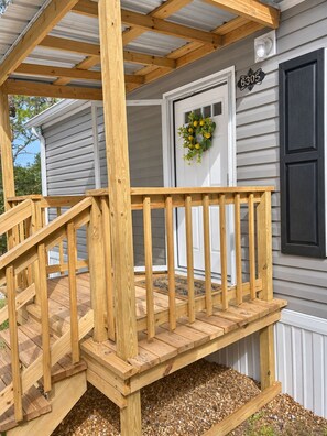 Exterior detail - Marie's Hideaway (Keystone Heights)