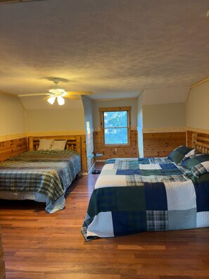 Room - Rising Eagle Lodge - 3BR Log Cabin by AuSable River, State Land & Trails (Grayling)