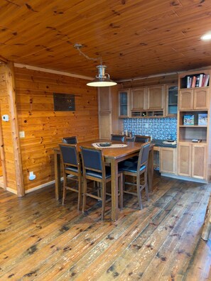 Dining - Rising Eagle Lodge - 3BR Log Cabin by AuSable River, State Land & Trails (Grayling)