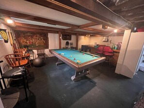 Game room - Riverfront property with pool, hot tub, gym, pool table and bar in basement. (Haverhill)
