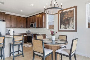 Dining - Sunset Haven Rocklin.
Brand-New Home with Stunning Sunset Views (Rocklin)