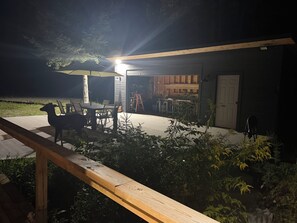 Outdoor dining - Premium chalet fully renovated on several acres overlooking private waterfall. (Oro-Medonte)