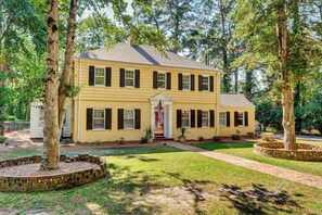 Exterior - The Morganton Manor-in the heart of SoPines (Southern Pines)