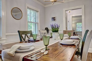 Dining - The Morganton Manor-in the heart of SoPines (Southern Pines)