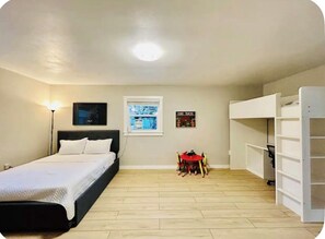 Room - 1-Acre Family Paradise, Perfect for Large Groups (Sanford)