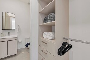 Bathroom - Arena Calzada Apartments (Monterrey)