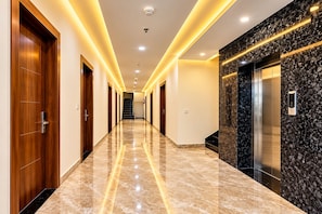 Interior - Hotel Ganga  Palace - Ellara Hotels  (Agra)