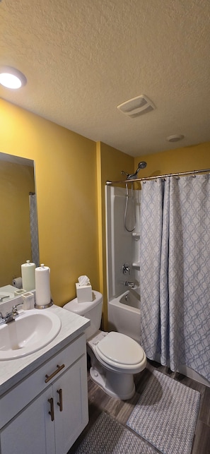 Bathroom - Chic & Peaceful Retreat Close to It All (Port St. Lucie)