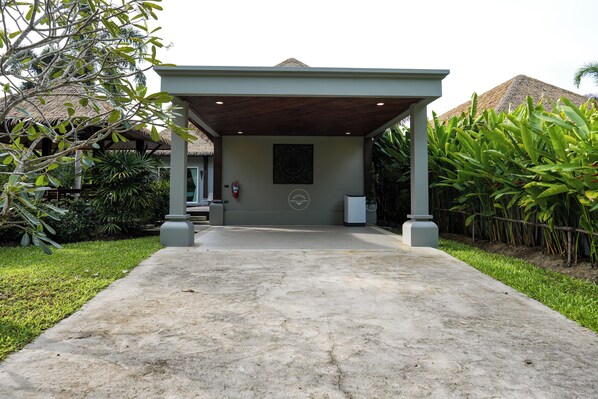 Property grounds - Romantic Villa with Private Pool in Rawai (Tambon Rawai)