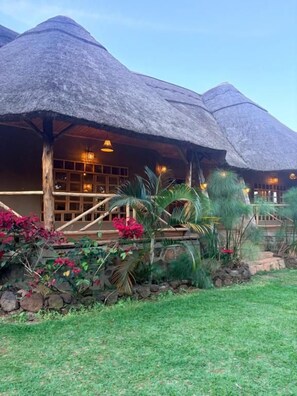 Exterior - Calm Waters Ecolodge Entebbe (Entebbe)