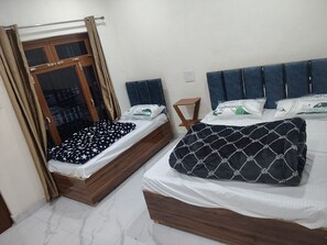 Room - Hotel kanchan And Swasti Resturant (Rajgarhi)