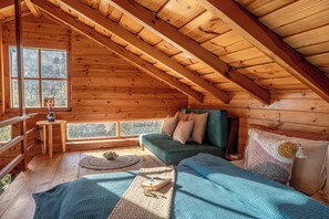 Room - A pinewood retreat with a private sky deck amidst farms & orchards (South Gola Range)