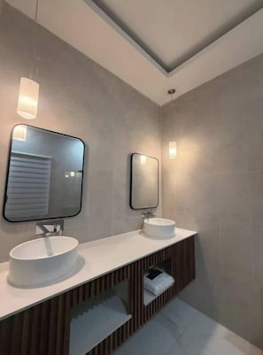 Bathroom - Vrbo Property (Kingston)