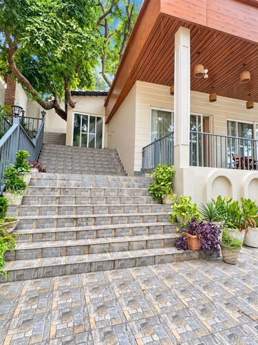 Amoha glasshouse 5-bedroom bungalow in tranquil Rishikesh with AC