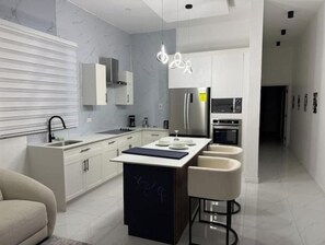 Private kitchen - Vrbo Property (Kingston)