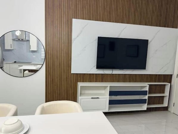 Interior - Vrbo Property (Kingston)