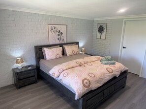 Room - Peaceful private retreat – Wildflower Villa (Carramar)