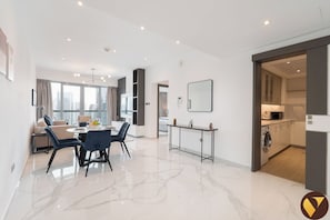 Dining - 8 Boulevard Walk  (Dubai)