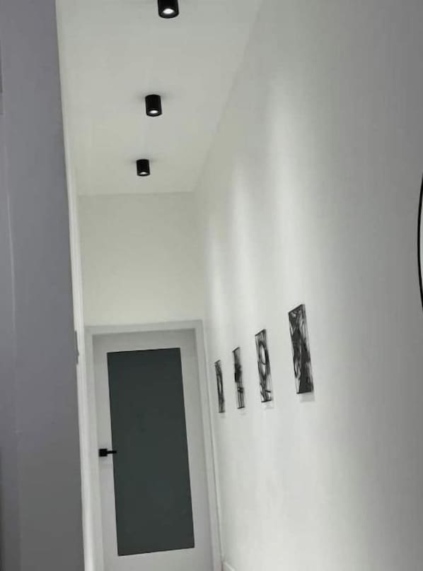 Interior - Vrbo Property (Kingston)