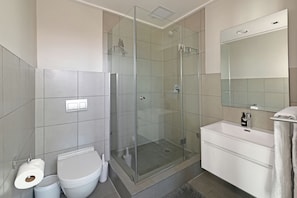 Bathroom - Light-Filled Foreshore 1 Bed Gem with City Views with AC (Cape Town)