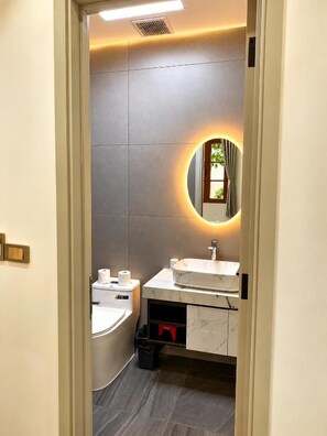 Bathroom - Sunset Sorento Hotel & Apartment PhuQuoc (Phu Quoc)