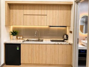 Private kitchen - Sunset Sorento Hotel & Apartment PhuQuoc (Phu Quoc)