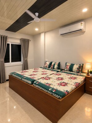 Room - Rudraksh Resort (Ratlām)