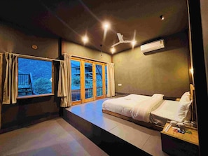 Room - The Pravaha (Kaudiyala)