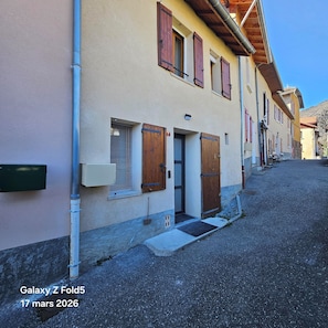 Exterior - Vrbo Property (Bréziers)