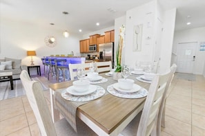 Dining - Paradise Palms - 6180 (Kissimmee)